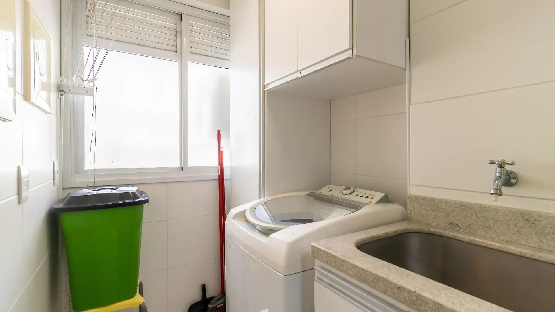 Apto Com Churrasqueira Privativa E Piscina Pea1301 Florianópolis 0*,  Brazílie