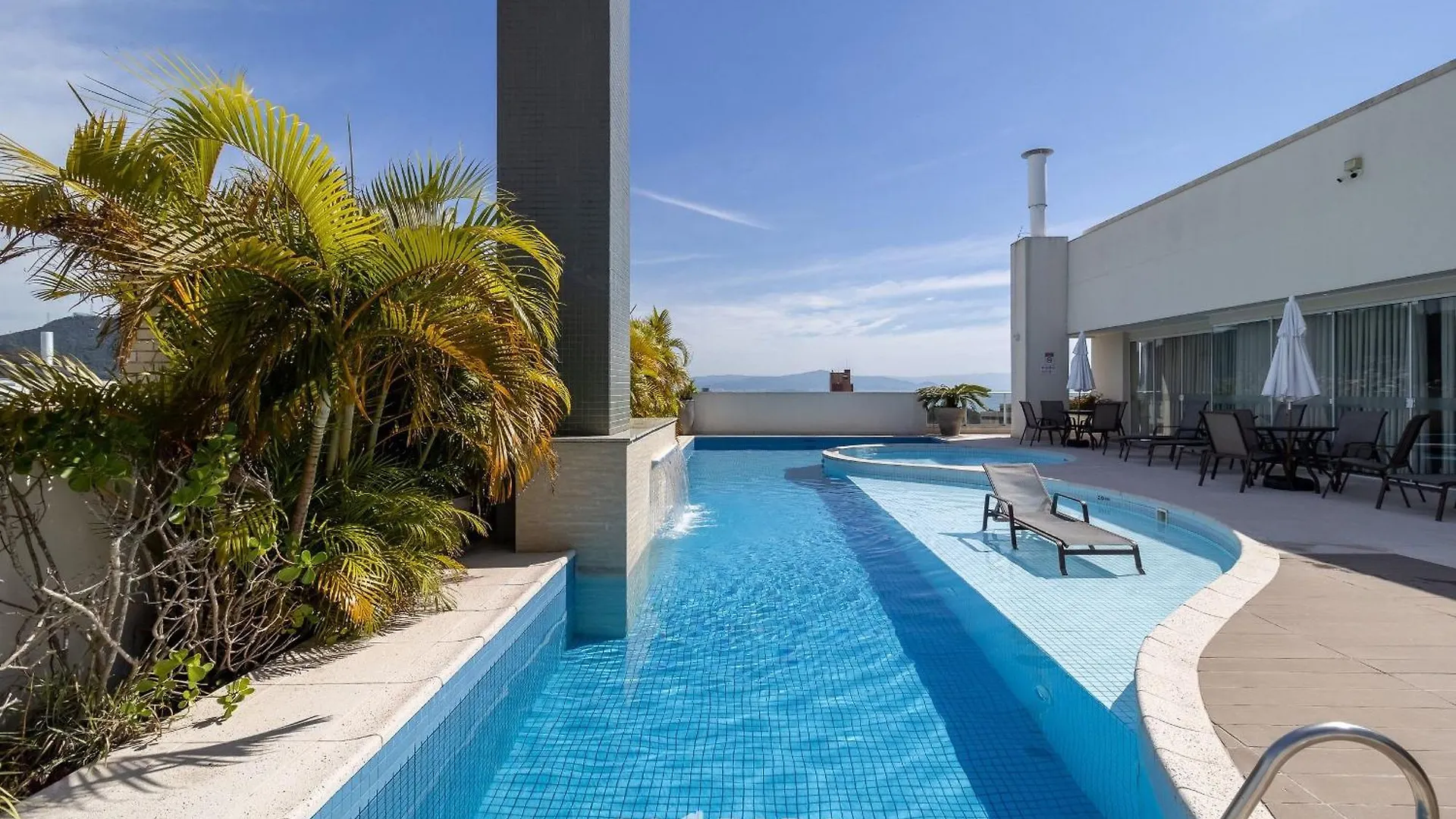 Apto Com Churrasqueira Privativa E Piscina Pea1301 Florianópolis 0*,