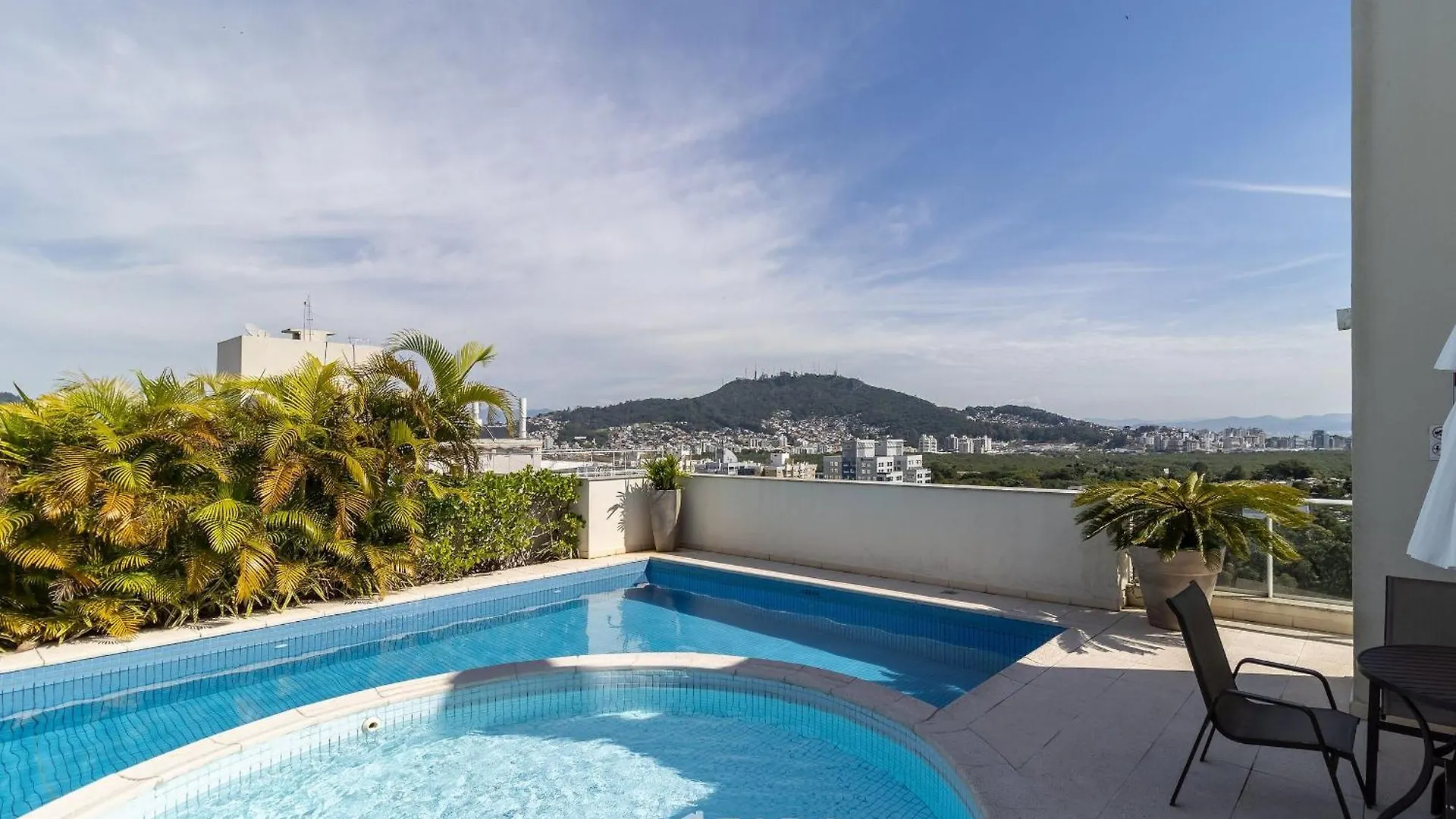 Apto Com Churrasqueira Privativa E Piscina Pea1301 Florianopolis